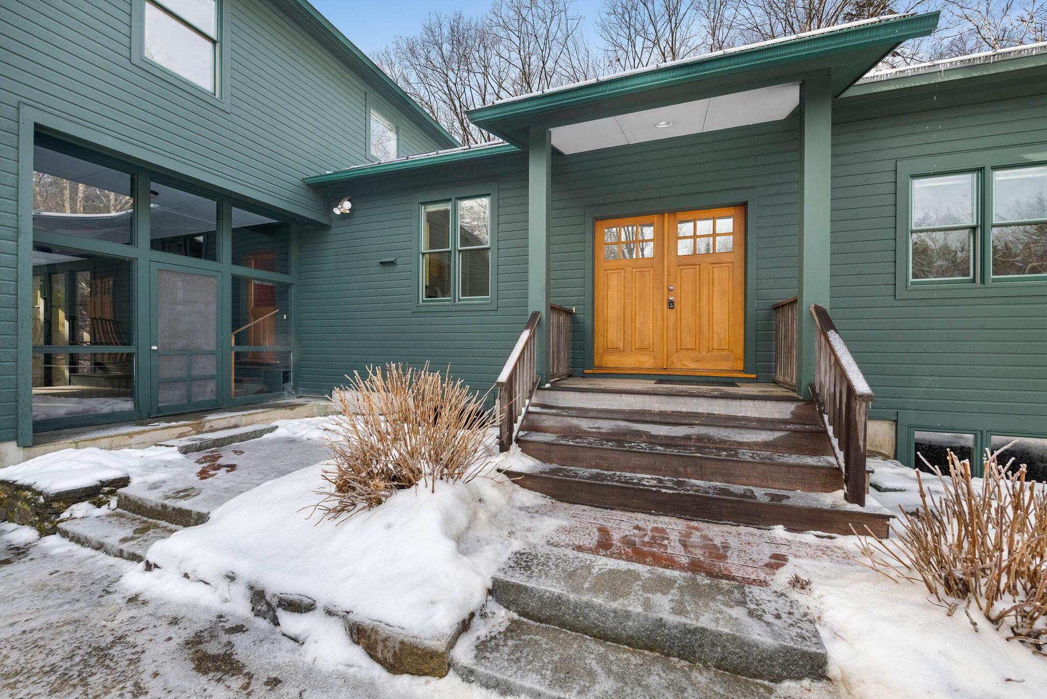 19 Spring Hill Lane Freeport, ME 04032 - Photo 1 of 14 6-web-or-mls-pic-6
