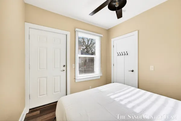 $749,900 | 209 Clinton Avenue, Grand Haven, MI 49417