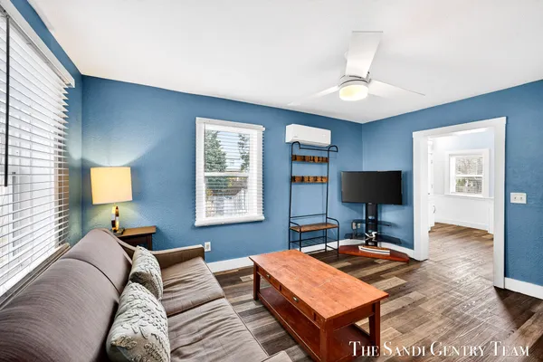$749,900 | 209 Clinton Avenue, Grand Haven, MI 49417