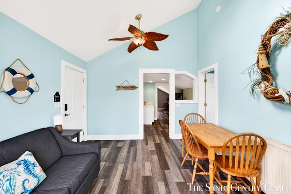 $749,900 | 209 Clinton Avenue, Grand Haven, MI 49417