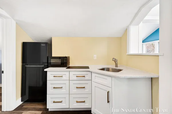 $749,900 | 209 Clinton Avenue, Grand Haven, MI 49417