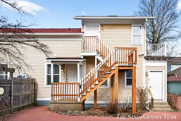 $749,900 | 209 Clinton Avenue, Grand Haven, MI 49417