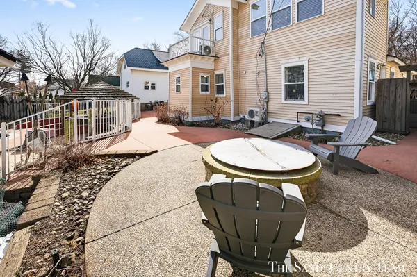 $749,900 | 209 Clinton Avenue, Grand Haven, MI 49417
