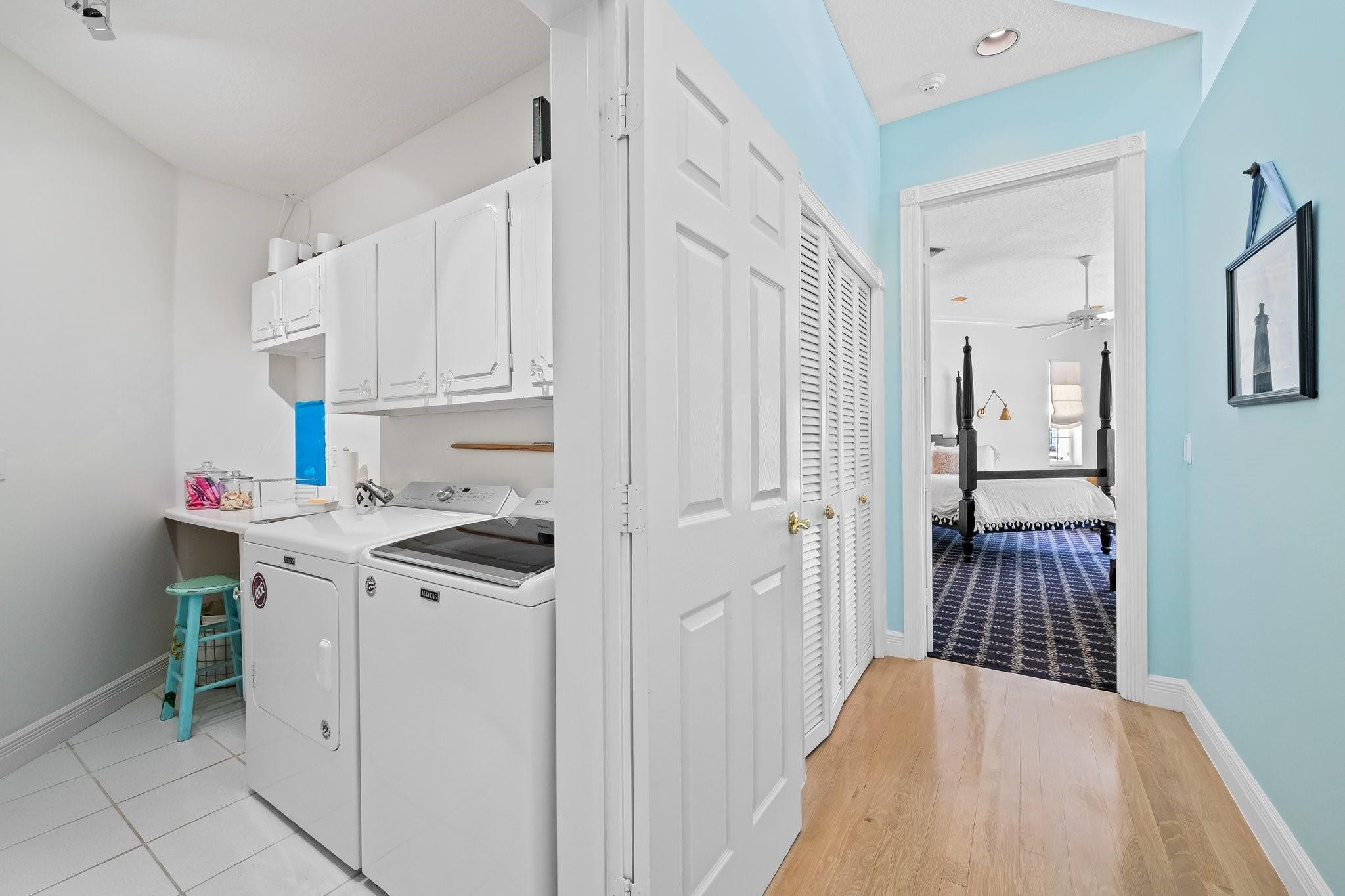 2342 Northeast 26th Street Lighthouse Point, FL 33064 - Photo 36 of 45 a kitchen with cabinets and appliances