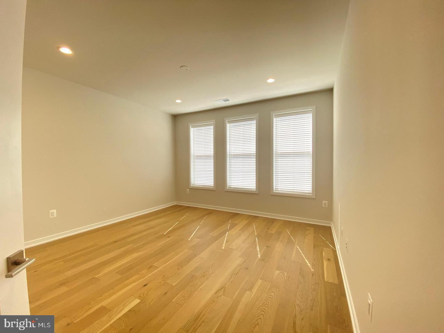 22274 Rivanna Shore Terrace Ashburn, VA 20148 - Photo 25 of 35