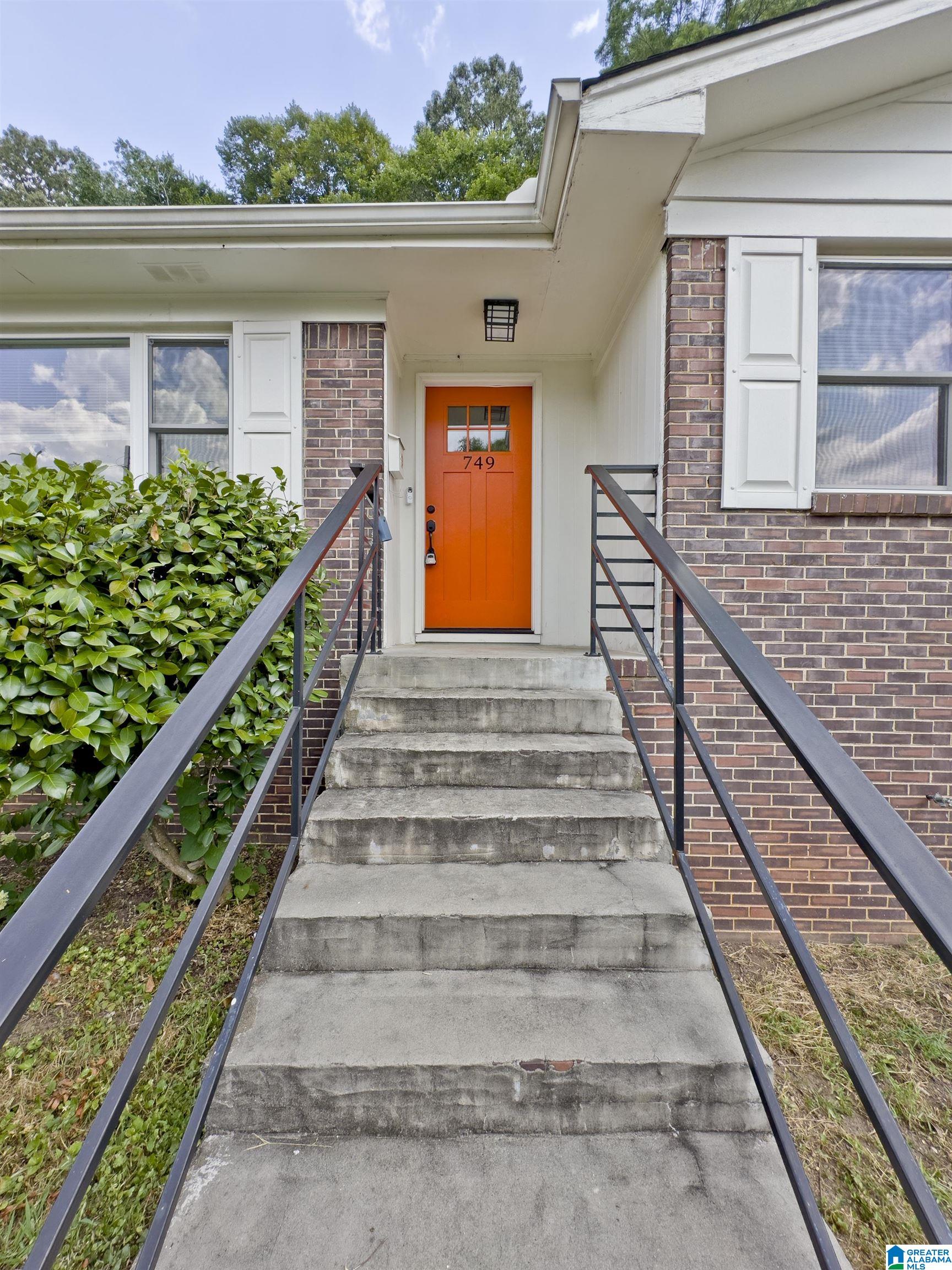 749 46th Street South Birmingham, AL 35222 - Photo 2 of 34