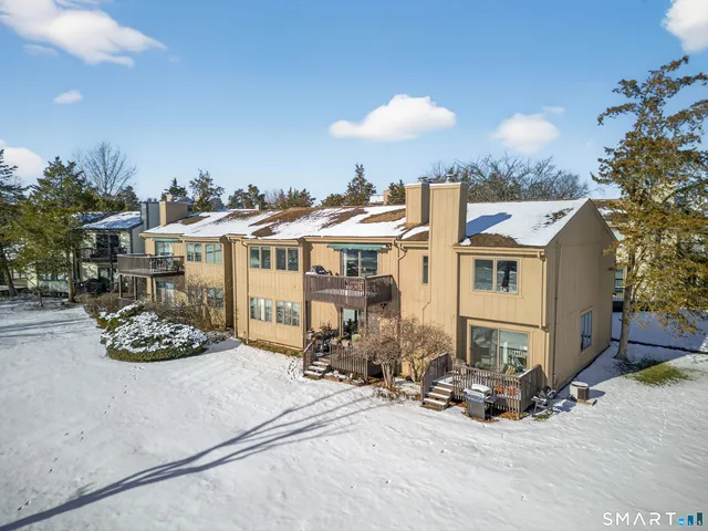 $305,000 | 10 Pilgrims Harbor, Unit C, Wallingford, CT 06492