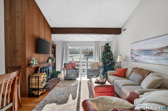 $305,000 | 10 Pilgrims Harbor, Unit C, Wallingford, CT 06492