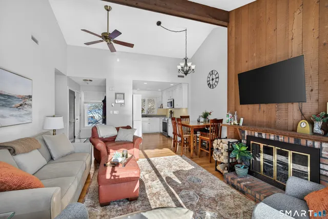 $305,000 | 10 Pilgrims Harbor, Unit C, Wallingford, CT 06492