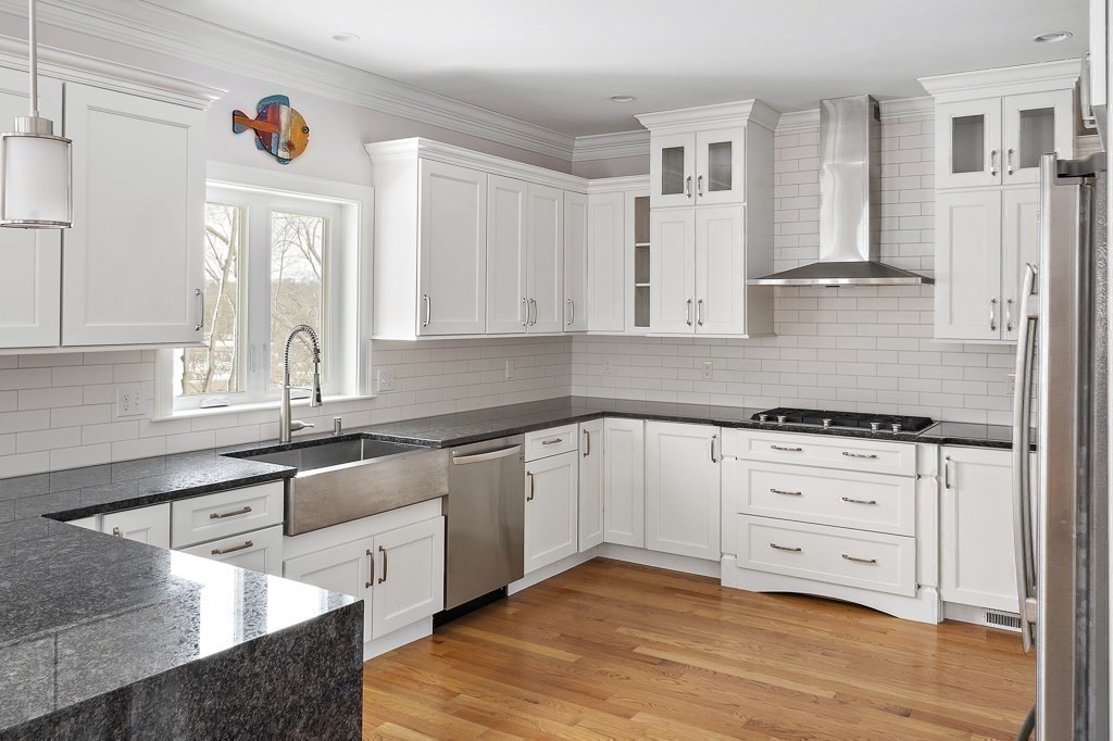 111 College Farm Road Waltham, MA 02451 - Photo 4 of 28 Gallery Image 4