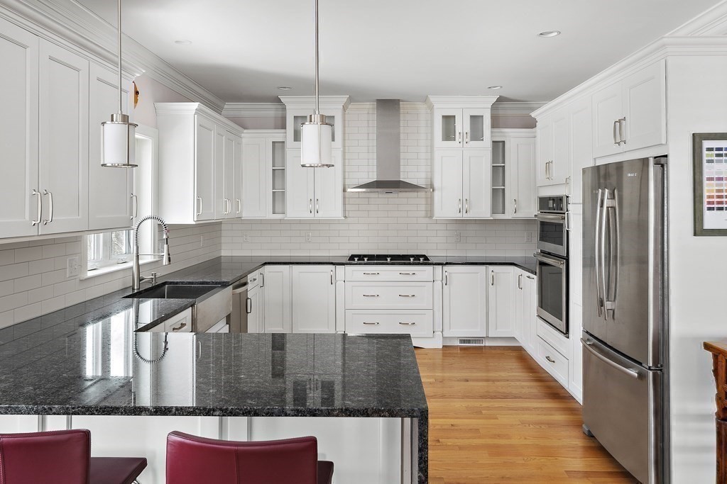 111 College Farm Road Waltham, MA 02451 - Photo 5 of 28 Gallery Image 5