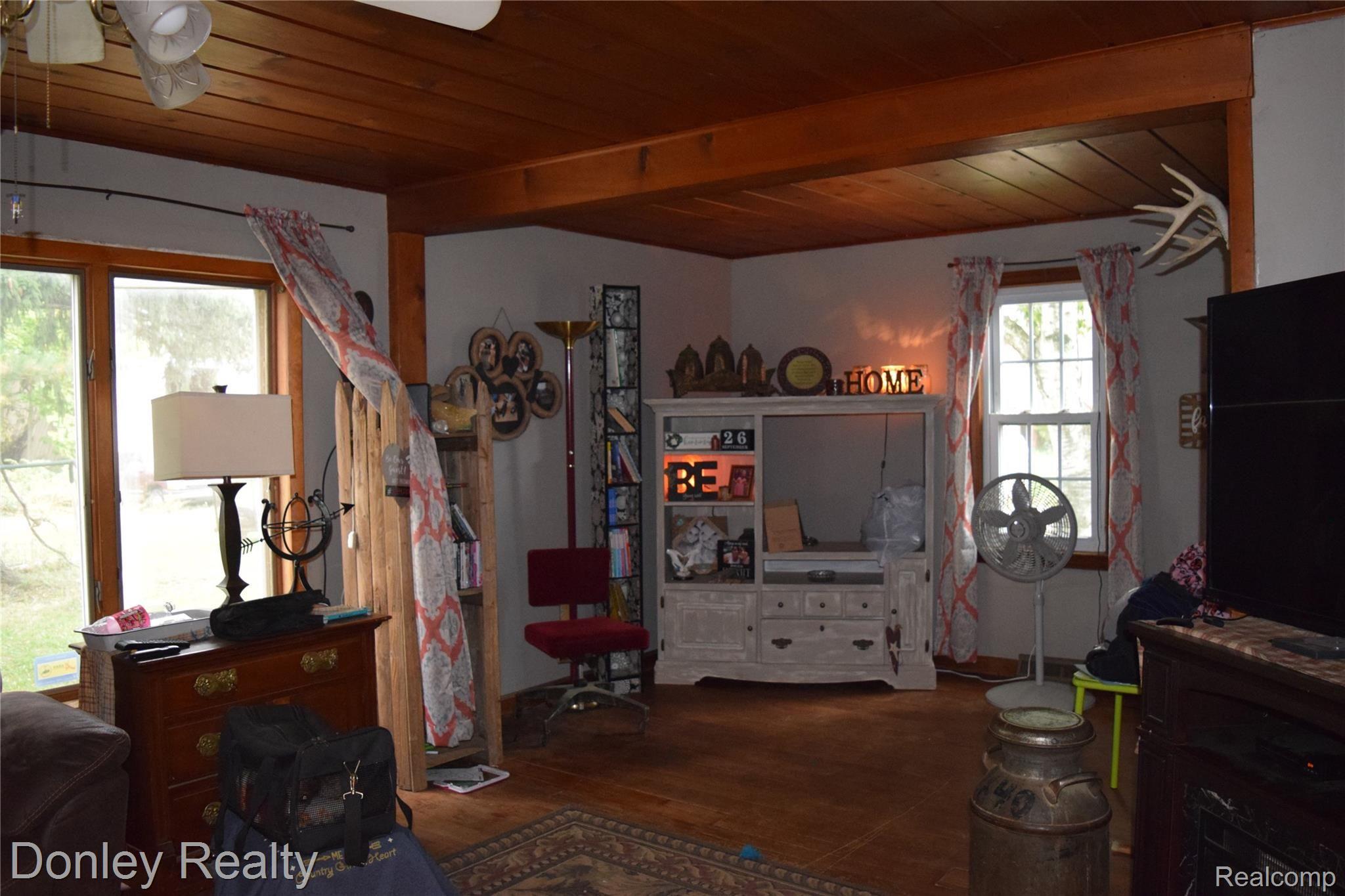 2270 Applegate Road Marlette, MI 48453 - Photo 6 of 20 DSC_6580.JPG