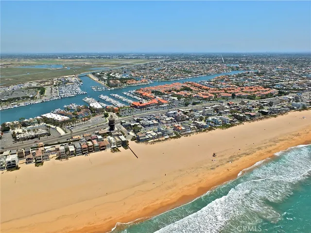 $3,250 | 17031 7th Street, Unit A, Sunset Beach, CA 90742