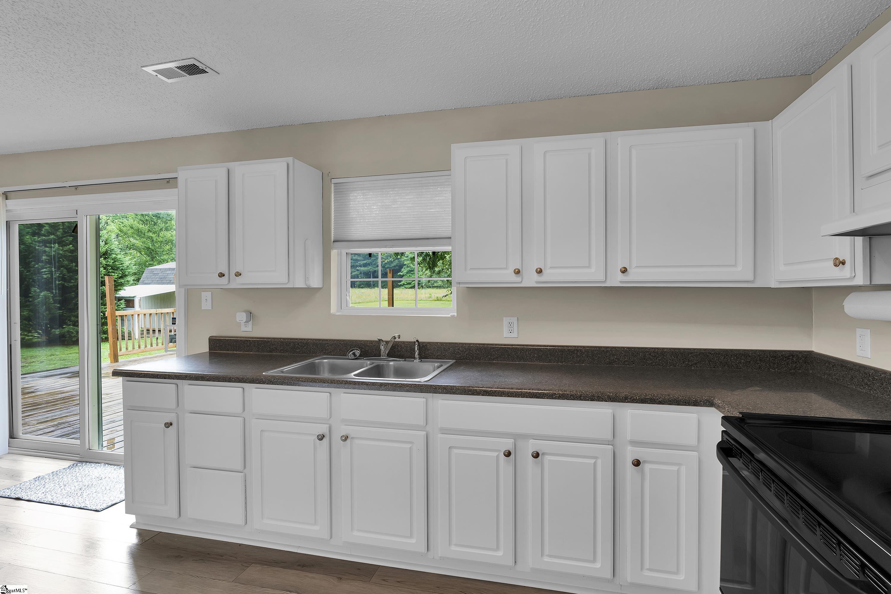 3160 Milam Road Clinton, SC 29325 - Photo 9 of 27