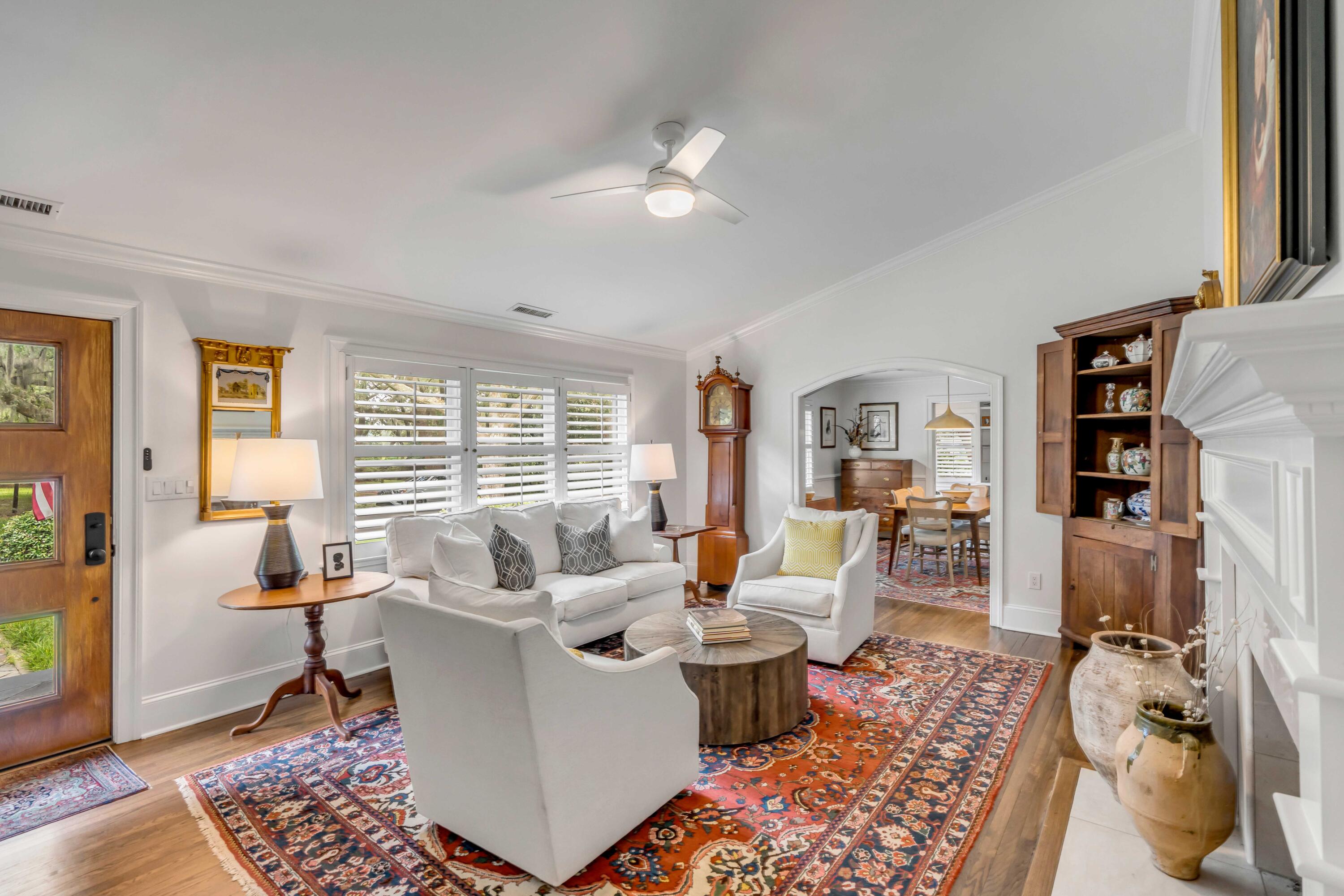 121 Old Point Road Charleston, SC 29412 - Photo 4 of 22 DSC04634