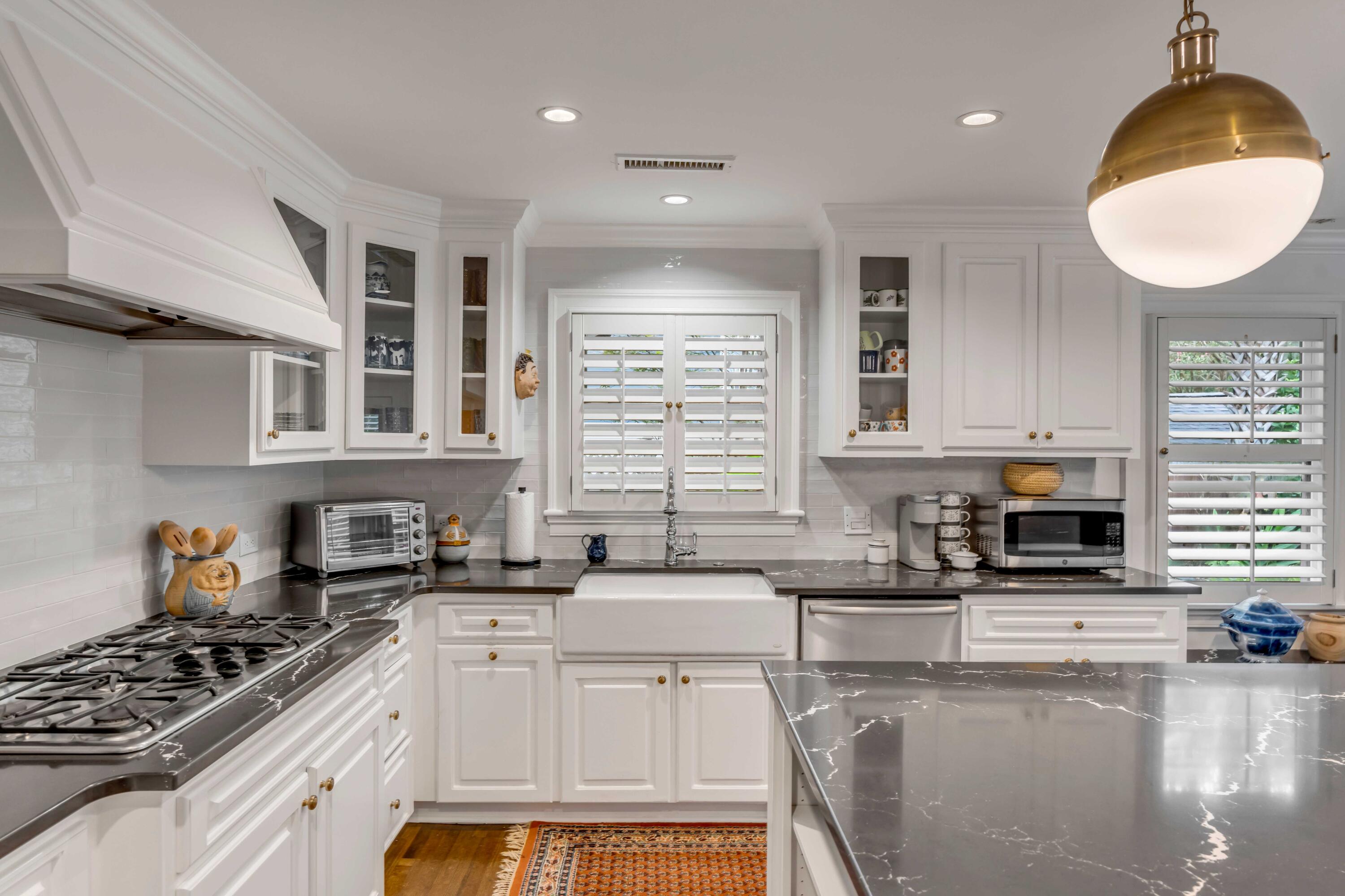 121 Old Point Road Charleston, SC 29412 - Photo 10 of 22 DSC04669