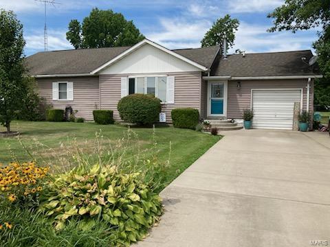 1005 North James Street Sparta, IL 62286 - Photo 1 of 34