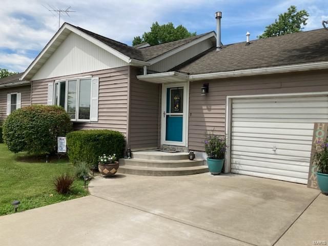 1005 North James Street Sparta, IL 62286 - Photo 2 of 34