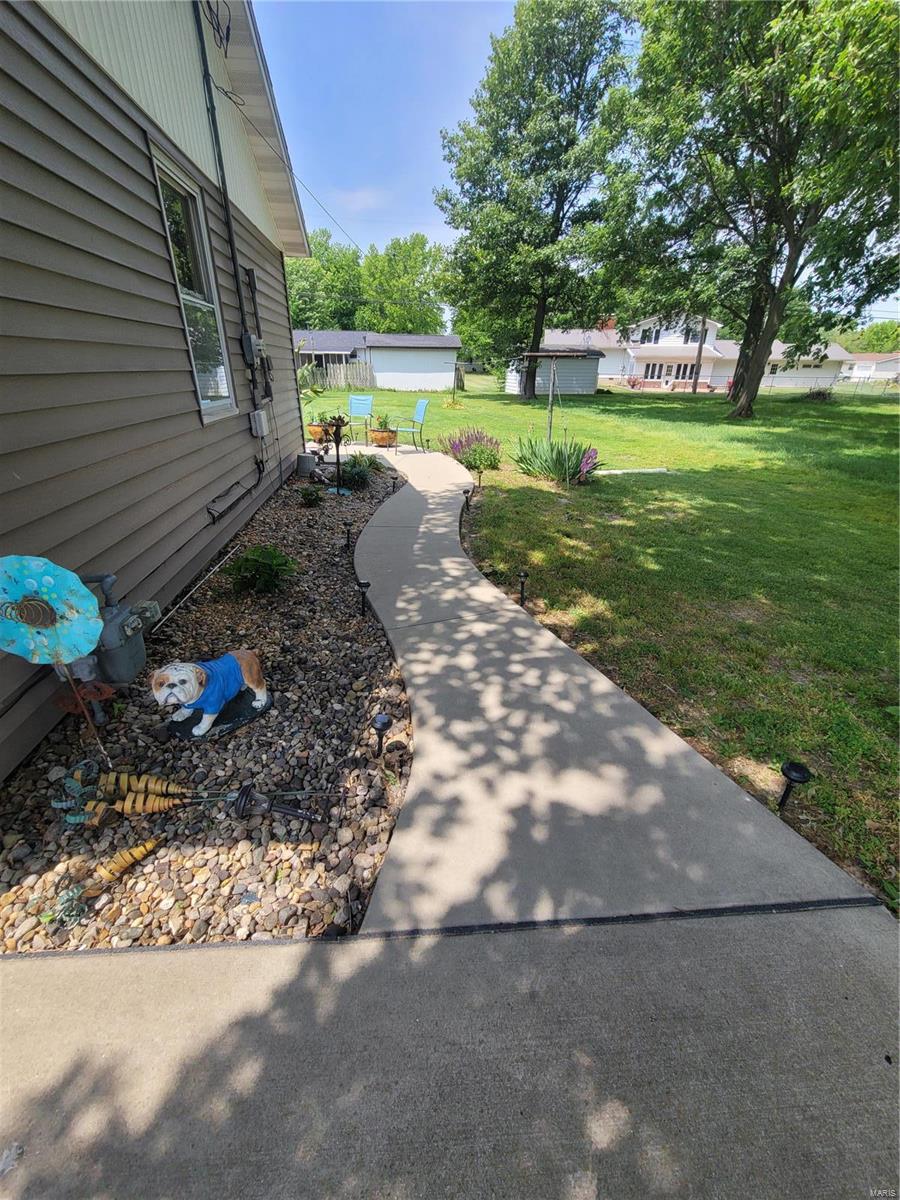 1005 North James Street Sparta, IL 62286 - Photo 4 of 34