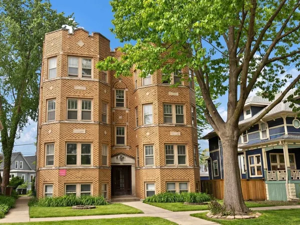 $2,100 | 3636 Grand Boulevard, Unit 3N, Brookfield, IL 60513