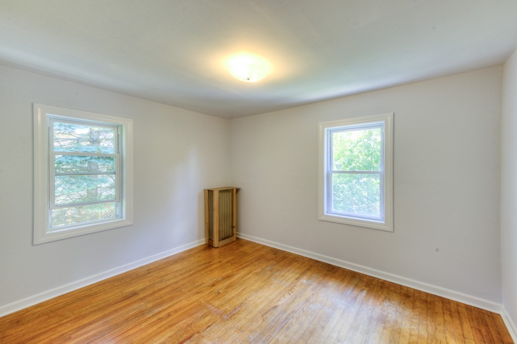 148 Whitmarsh Avenue Worcester, MA 01606 - Photo 18 of 34