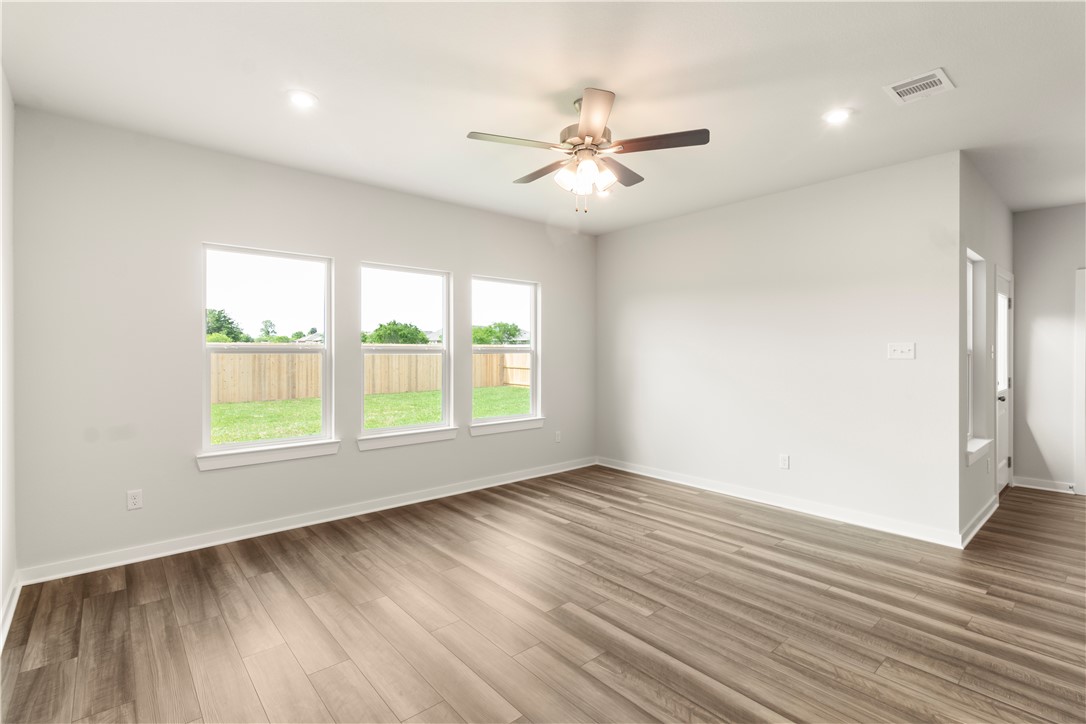 5520 Harriet Street Bryan, TX 77807 - Photo 5 of 21