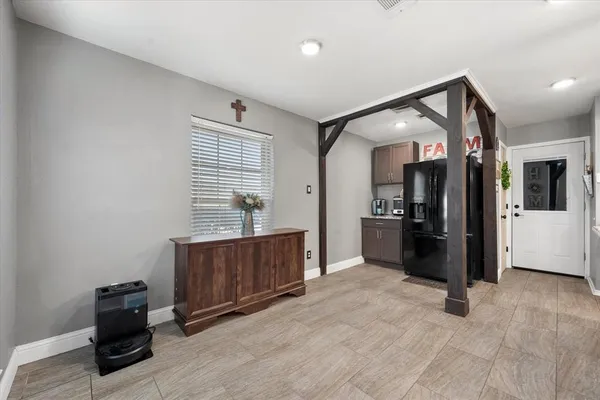 $349,750 | 10124 Stoneleigh Drive, Benbrook, TX 76126