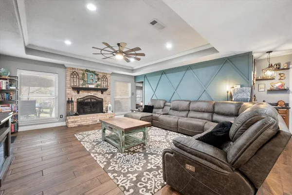$349,750 | 10124 Stoneleigh Drive, Benbrook, TX 76126