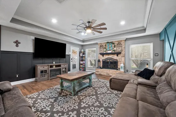 $349,750 | 10124 Stoneleigh Drive, Benbrook, TX 76126