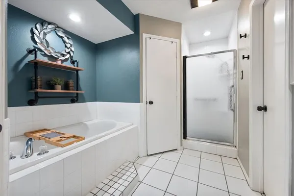 $349,750 | 10124 Stoneleigh Drive, Benbrook, TX 76126