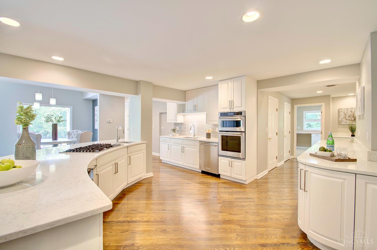 5995 Drake Road Cincinnati, OH 45243 - Photo 15 of 80