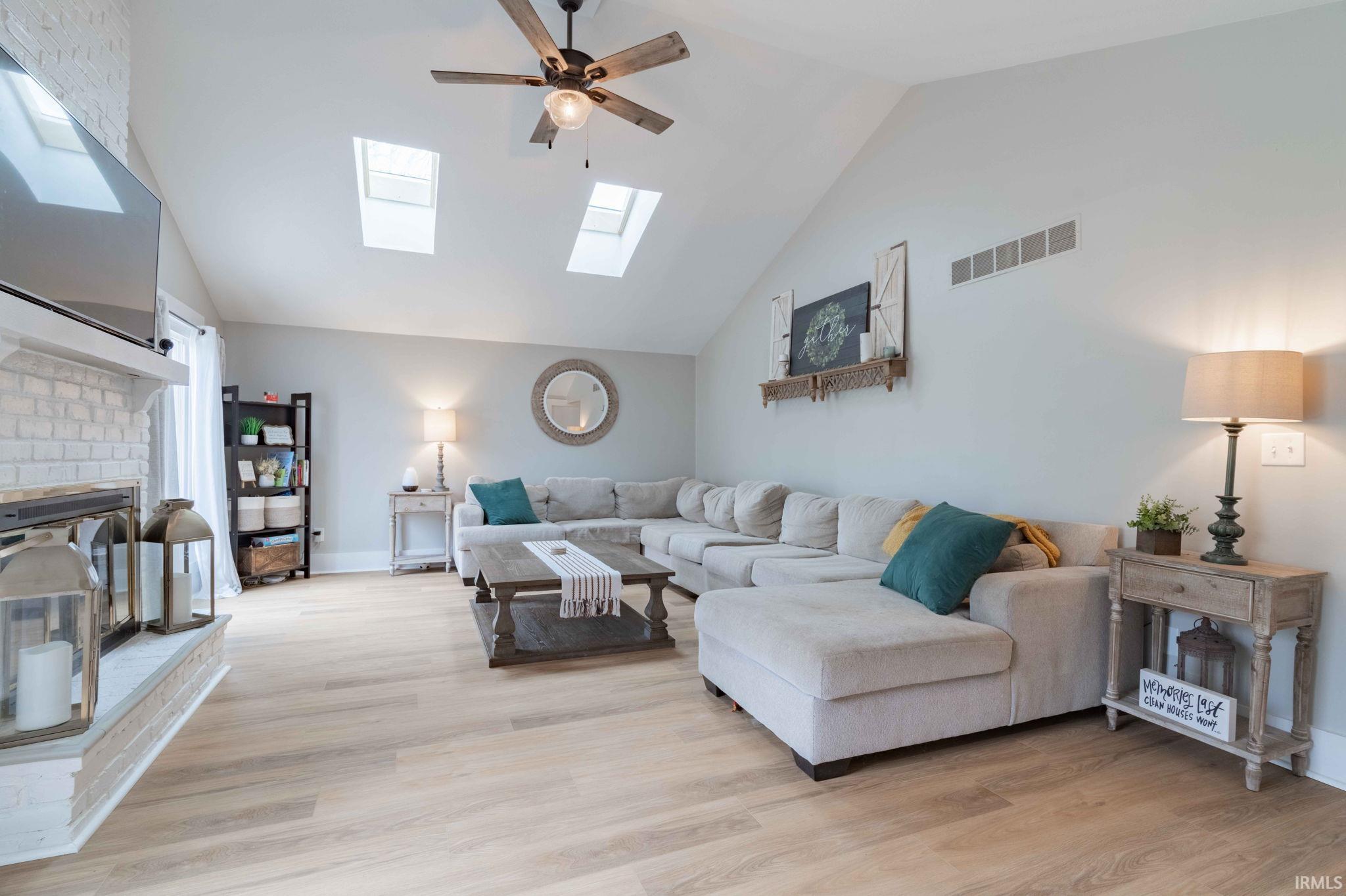 12282 Charing Cross Road Carmel, IN 46033 - Photo 10 of 36 Gallery Image 10