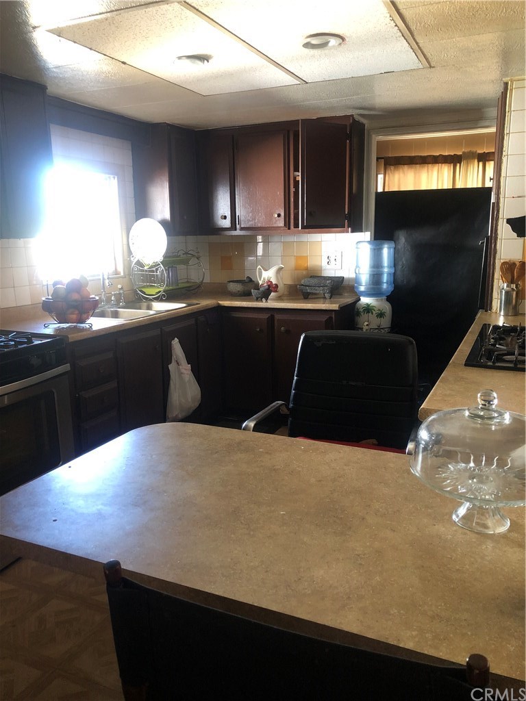 2930 Rialto W Rialto Ca West, Unit 12 Rialto, CA 92376 - Photo 5 of 17