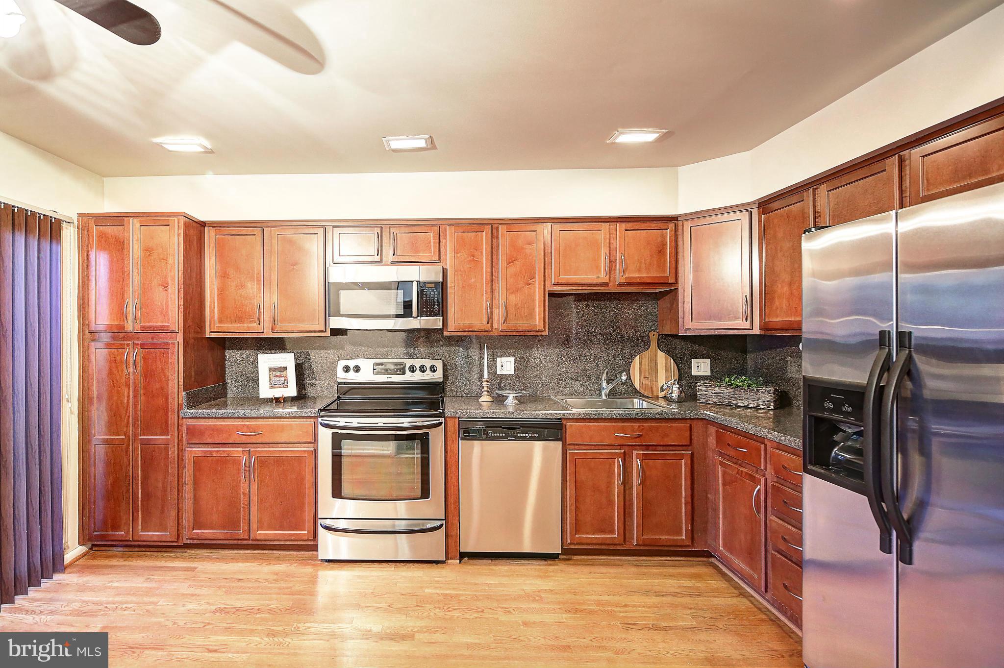 11719 Newbridge Court Reston, VA 20191 - Photo 2 of 30 Kitchen