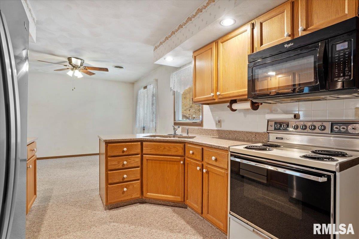 415 South Henrietta Street Divernon, IL 62530 - Photo 12 of 32