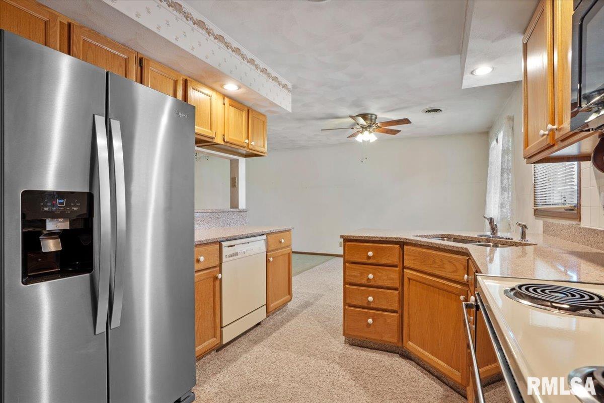 415 South Henrietta Street Divernon, IL 62530 - Photo 13 of 32