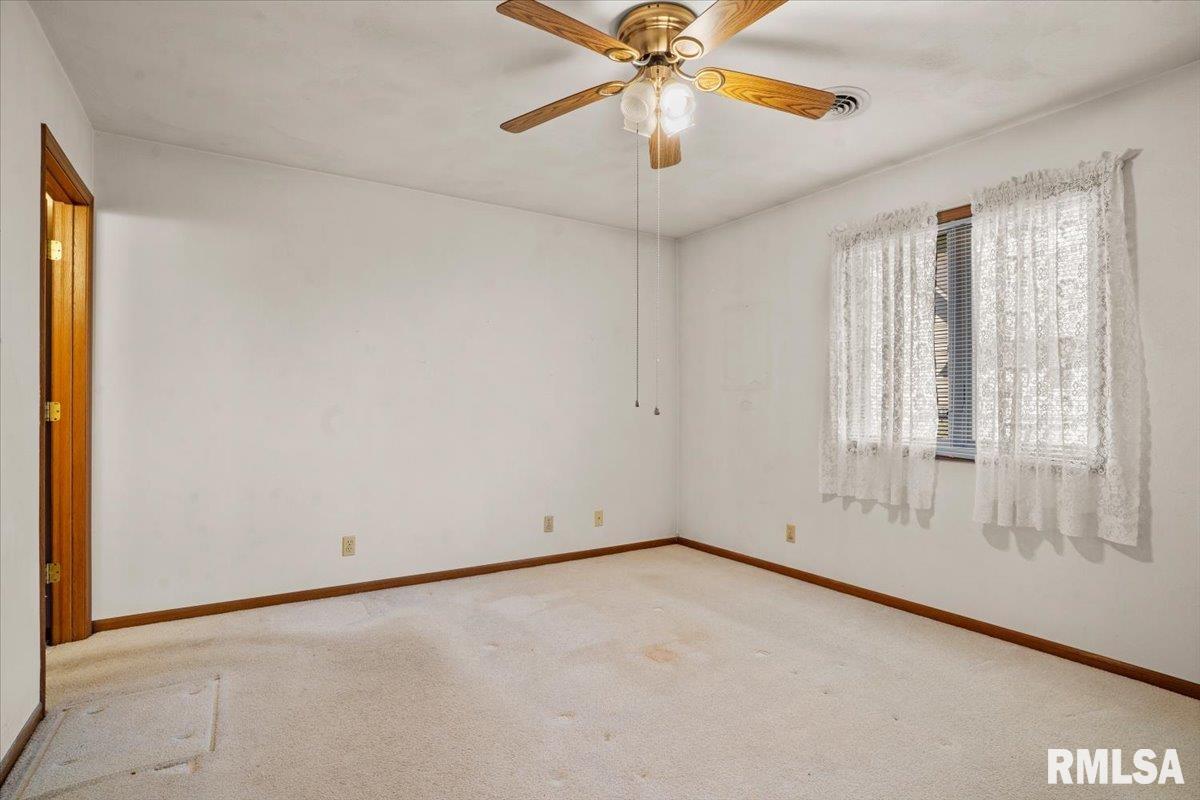 415 South Henrietta Street Divernon, IL 62530 - Photo 15 of 32