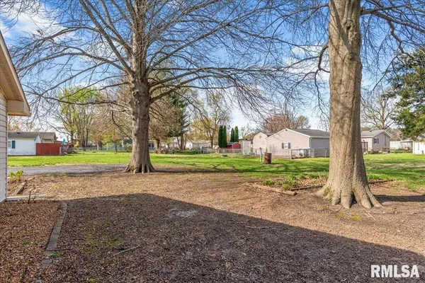 $204,900 | 415 South Henrietta Street, Divernon, IL 62530