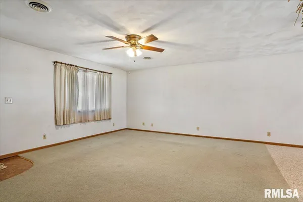 $204,900 | 415 South Henrietta Street, Divernon, IL 62530