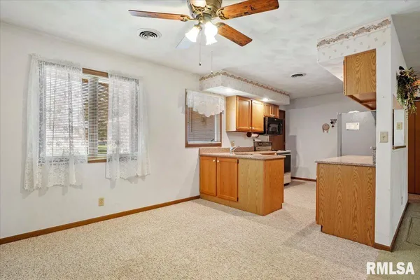 $204,900 | 415 South Henrietta Street, Divernon, IL 62530
