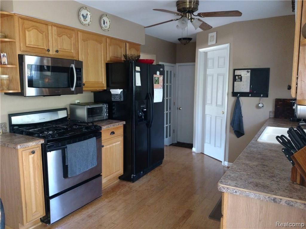 358 Arlington Drive Rochester Hills, MI 48307 - Photo 6 of 20