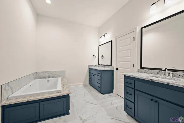 $2,700 | 13932 Mullins Drive, Baton Rouge, LA 70817