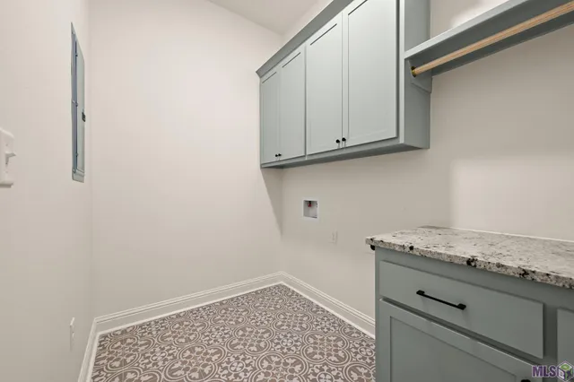 $2,700 | 13932 Mullins Drive, Baton Rouge, LA 70817