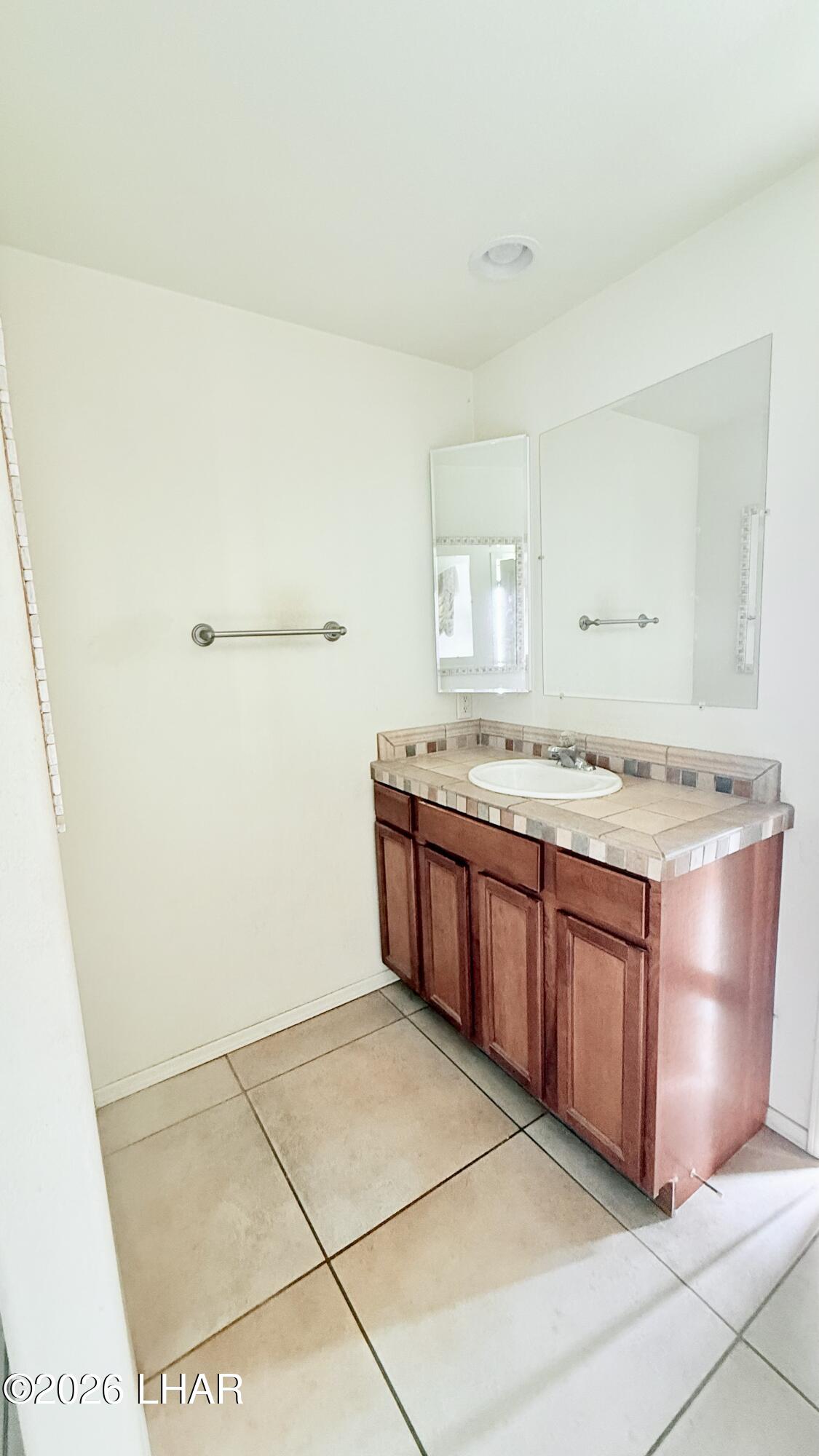 425 Rd Runner Avenue Quartzsite, AZ 85346 - Photo 27 of 53 Bathroom