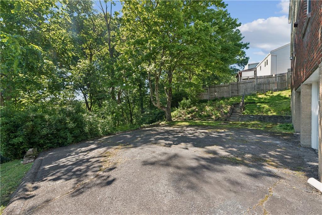 690 Blue Ridge Road Pittsburgh, PA 15239 - Photo 30 of 33