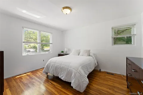 $975,000 | 7 Hastings Close, Hastings-on-Hudson, NY 10706