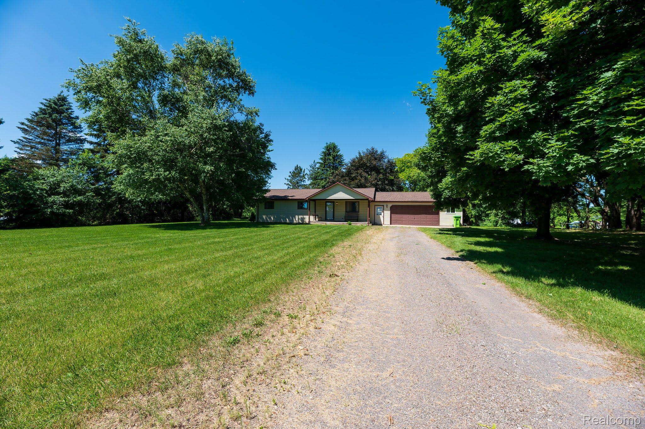 55305 Scheuer Road New Baltimore, MI 48051 - Photo 2 of 37 Gallery Image 2