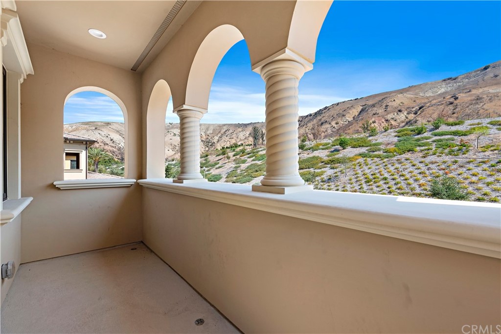 186 Leafy Pass Irvine, CA 92602 - Photo 47 of 59 a view of lot of windows and wardrobe
