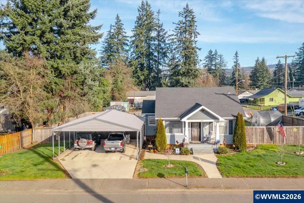 $430,000 | 817 Main Street, Lyons, OR 97358