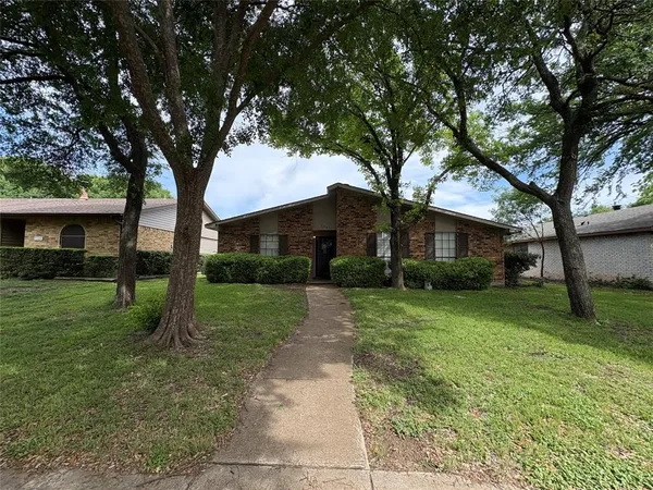 $1,895 | 7103 Hardwood Trail, Dallas, TX 75249